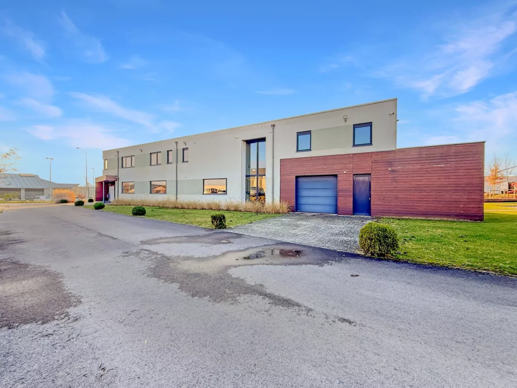 Image de IMMEUBLE DE BUREAUX DE 650 M² + 35 emplacements de parkings - DINANT