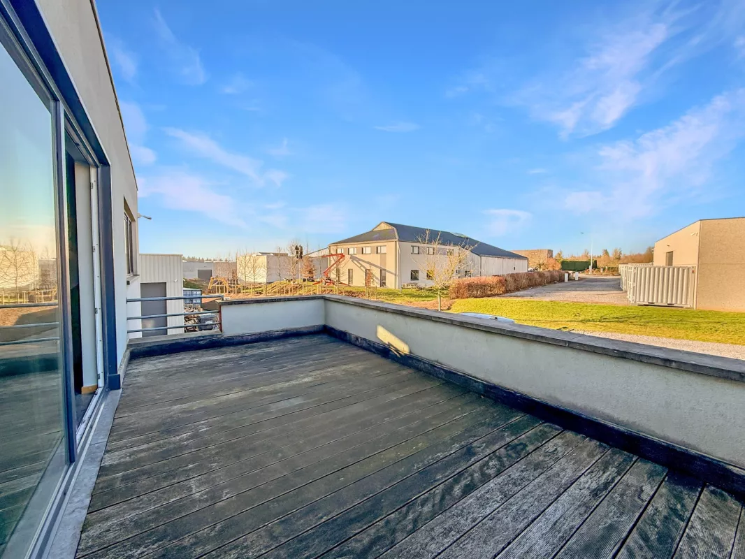 Image de IMMEUBLE DE BUREAUX DE 650 M² + 35 emplacements de parkings - Sorinnes