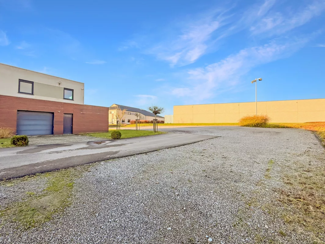 Image de IMMEUBLE DE BUREAUX DE 650 M² + 35 emplacements de parkings - Sorinnes