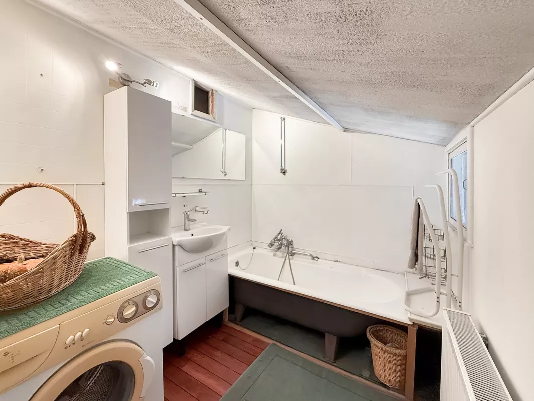 Image de NETHEN - MAISON DE 245 M³ HABITABLE - Nethen
